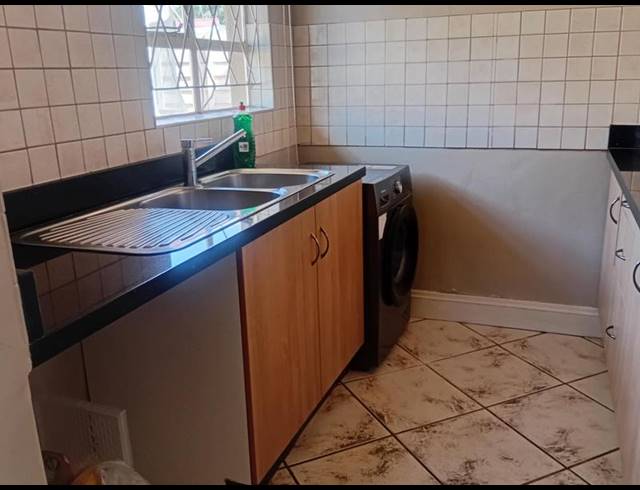 4 BEDROOM HOUSE FOR SALE IN GERMISTON SOUTH